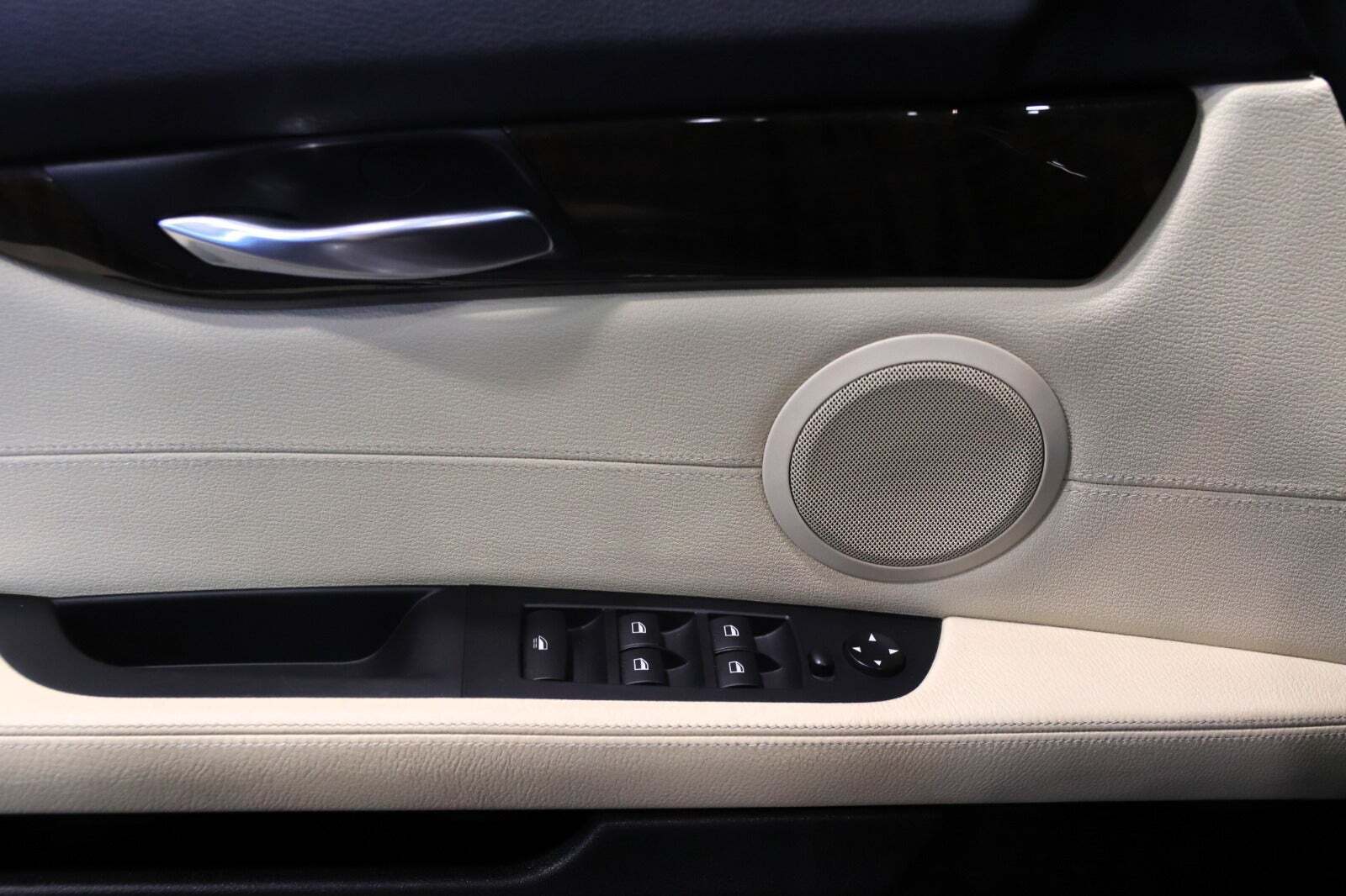 Brun BMW Z4 fra 2010 set indefra