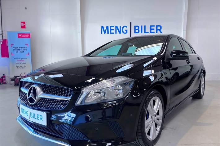 Sort Mercedes A200 d fra 2015 set udefra