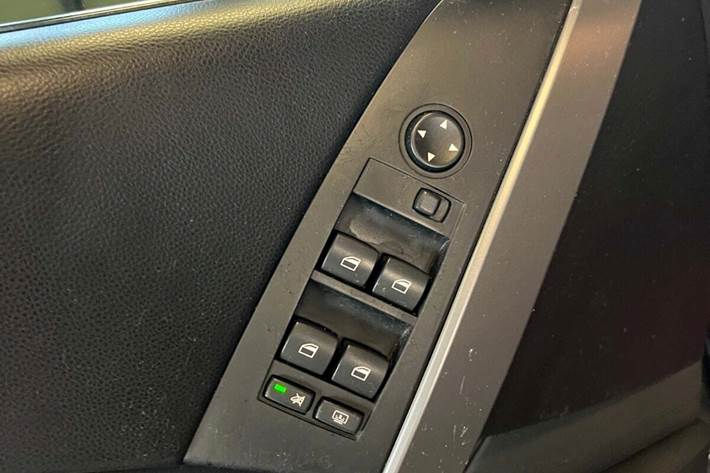 Sort BMW 525i fra 2005