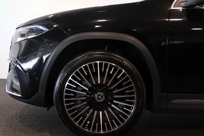 Sort Mercedes EQA250 fra 2023