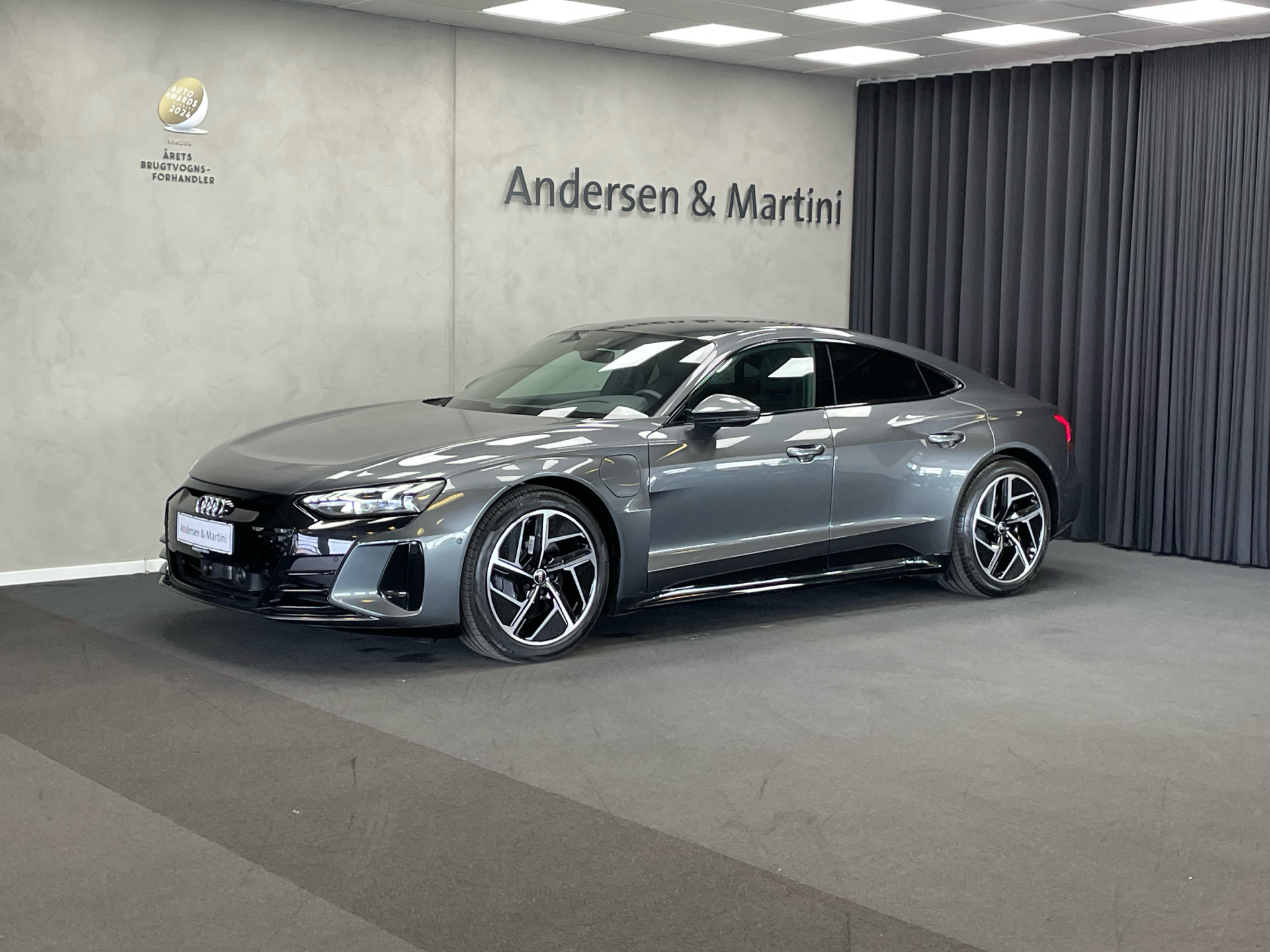 Grå Audi e-tron GT fra 2022