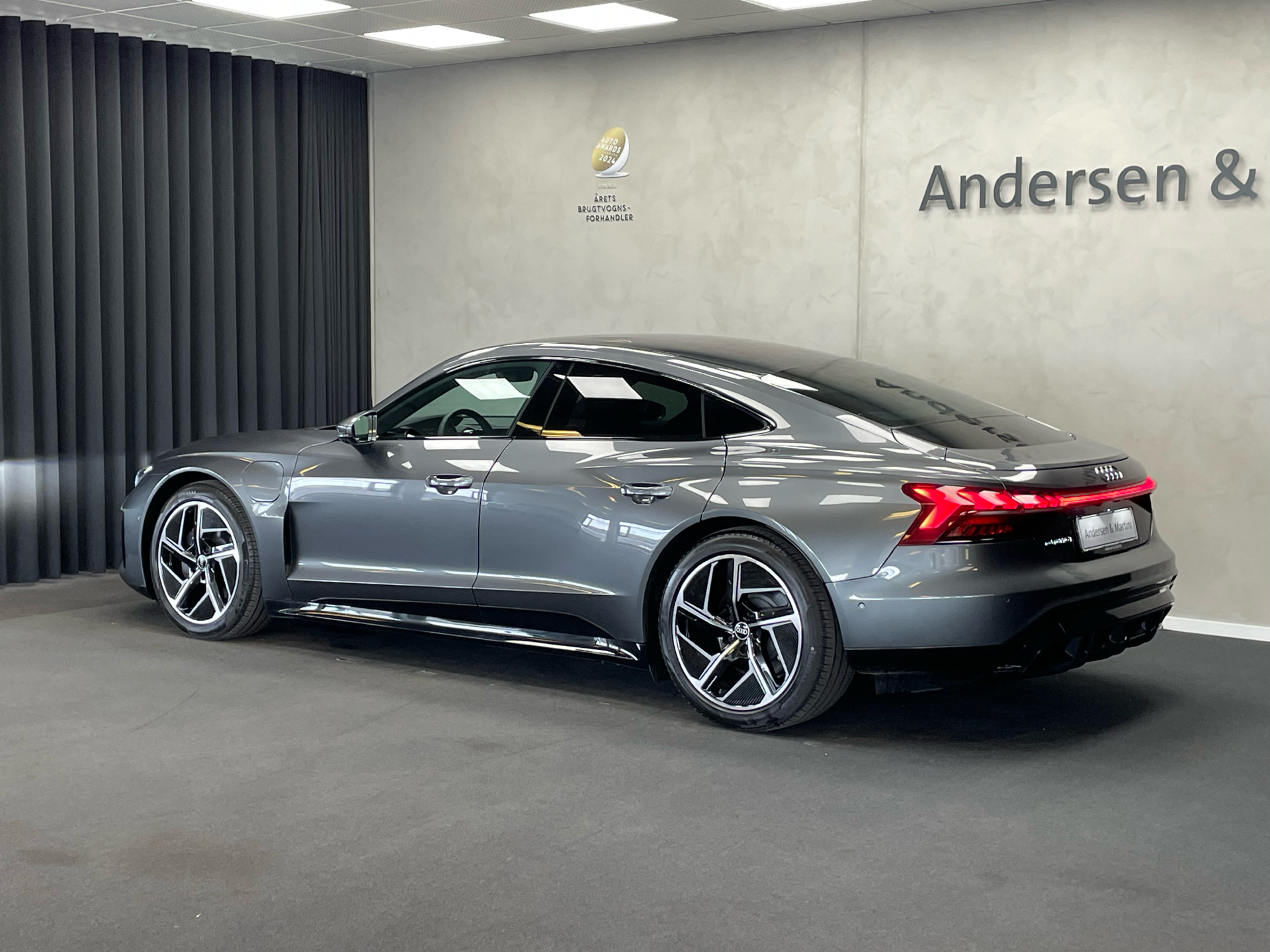 Grå Audi e-tron GT fra 2022