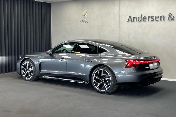 Grå Audi e-tron GT fra 2022