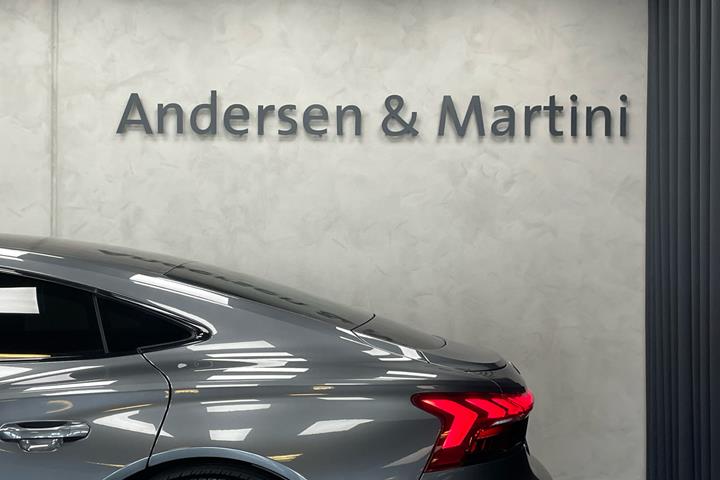 Grå Audi e-tron GT fra 2022