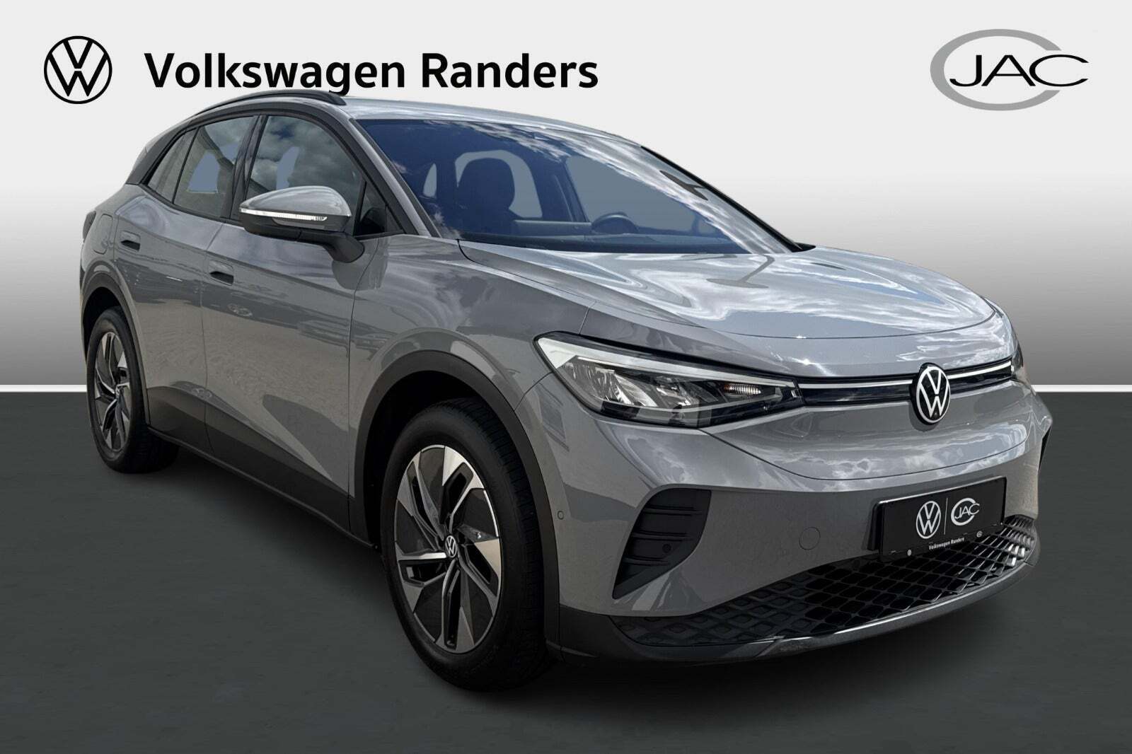 Grå VW ID.4 fra 2024 set udefra