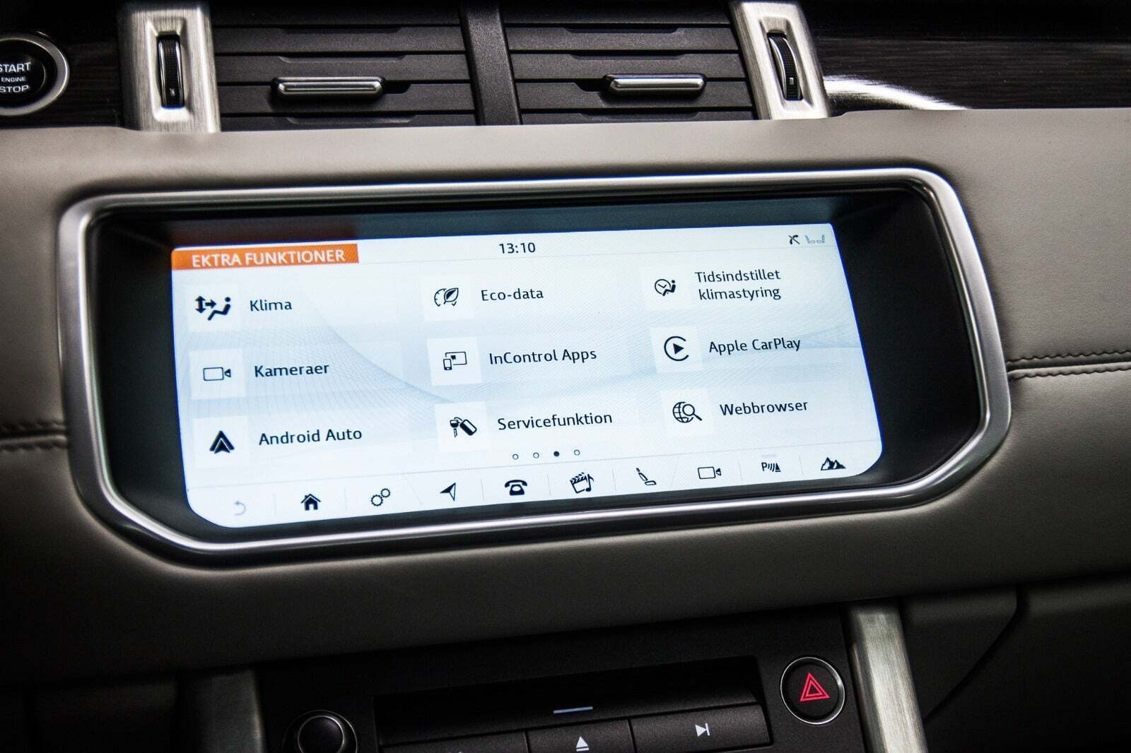 Blå Land Rover Range Rover evoque fra 2017 set indefra