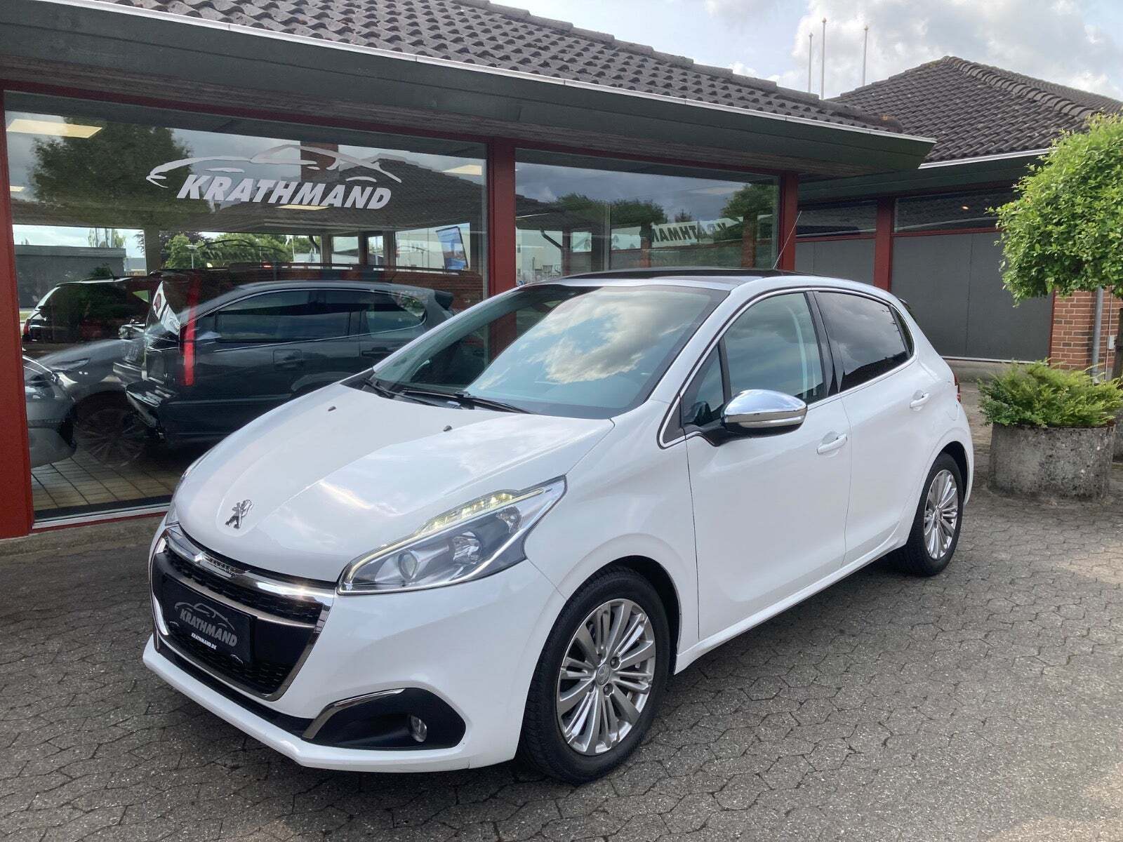Hvid Peugeot 208 fra 2018