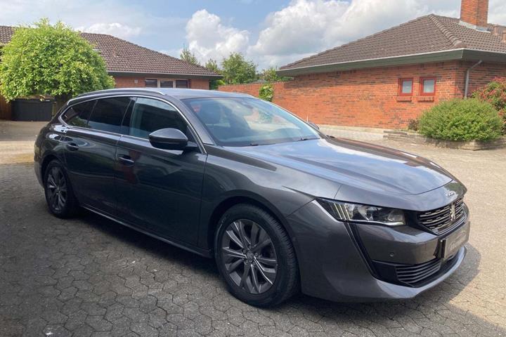 Grå Peugeot 508 fra 2020