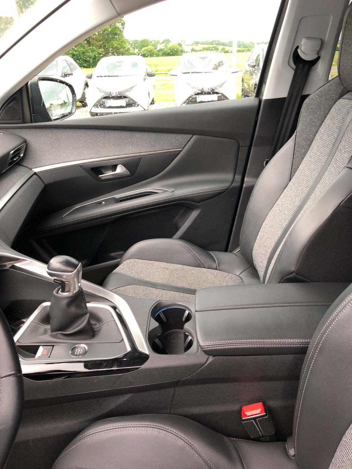 undefined Peugeot 3008 fra 2019