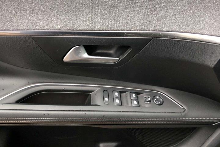 undefined Peugeot 3008 fra 2019