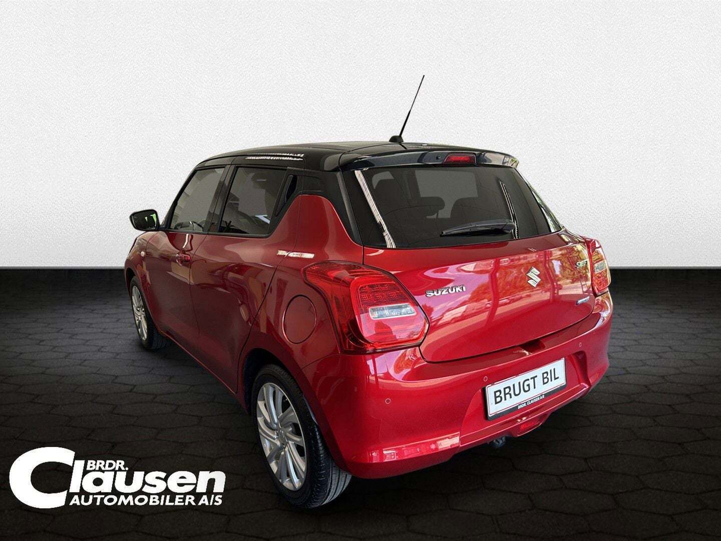 Rød Suzuki Swift fra 2021