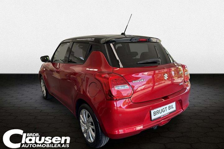 Rød Suzuki Swift fra 2021