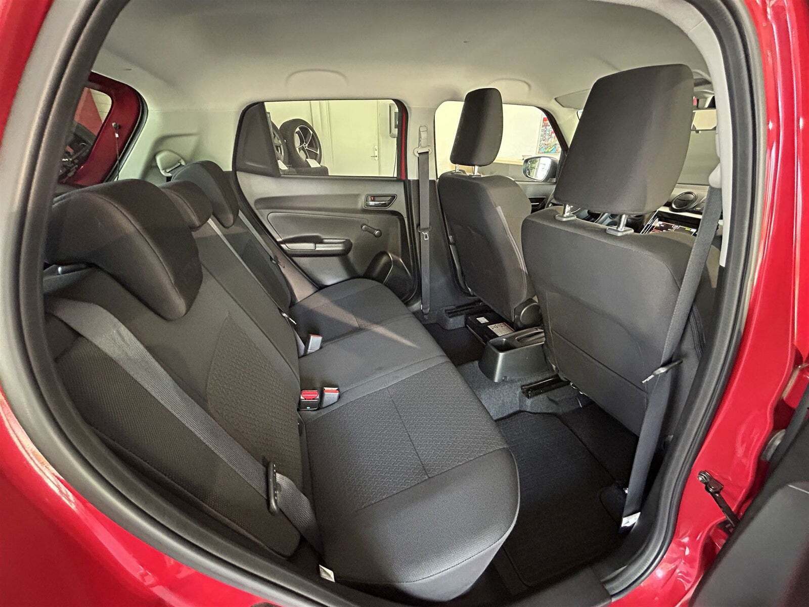 Rød Suzuki Swift fra 2021