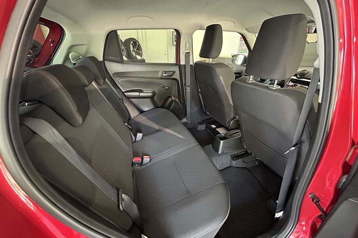 Rød Suzuki Swift fra 2021