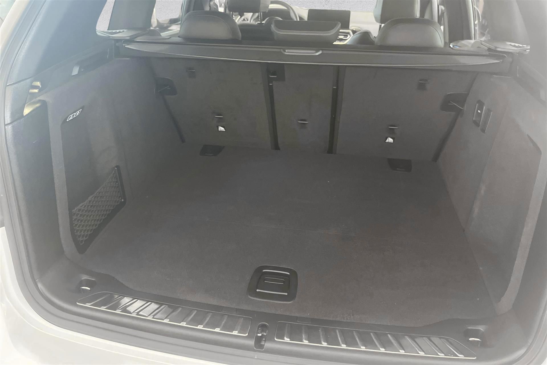 Hvid BMW iX3 fra 2024