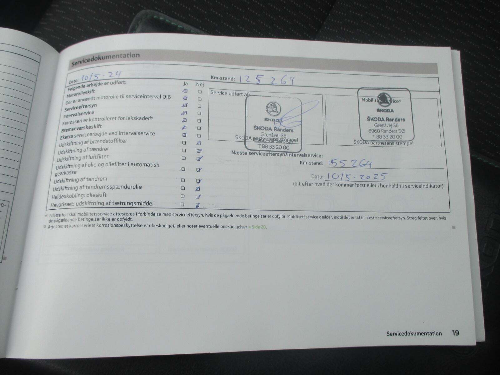 Blå Skoda Rapid fra 2013