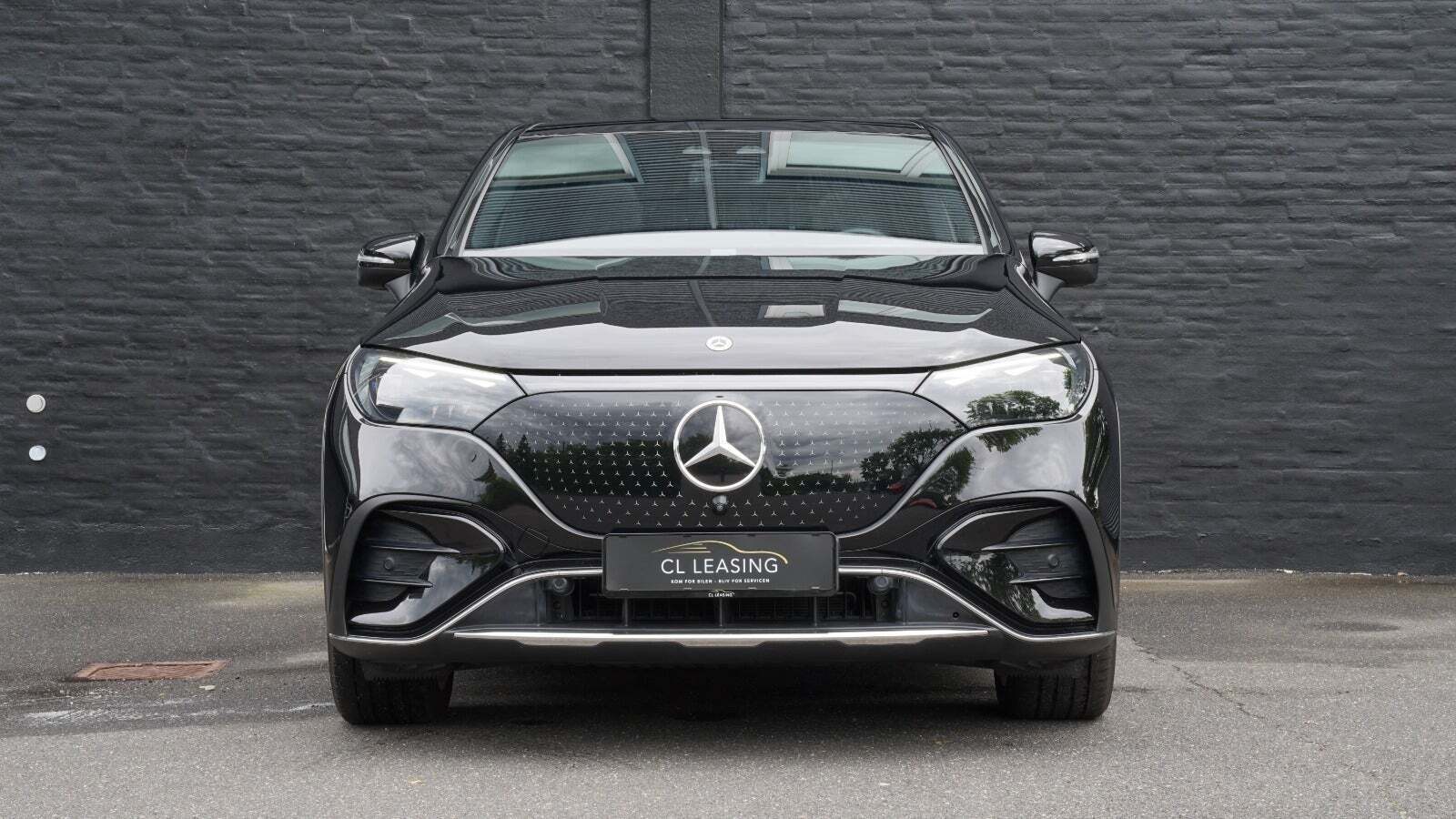 Sort Mercedes EQE350+ SUV fra 2023