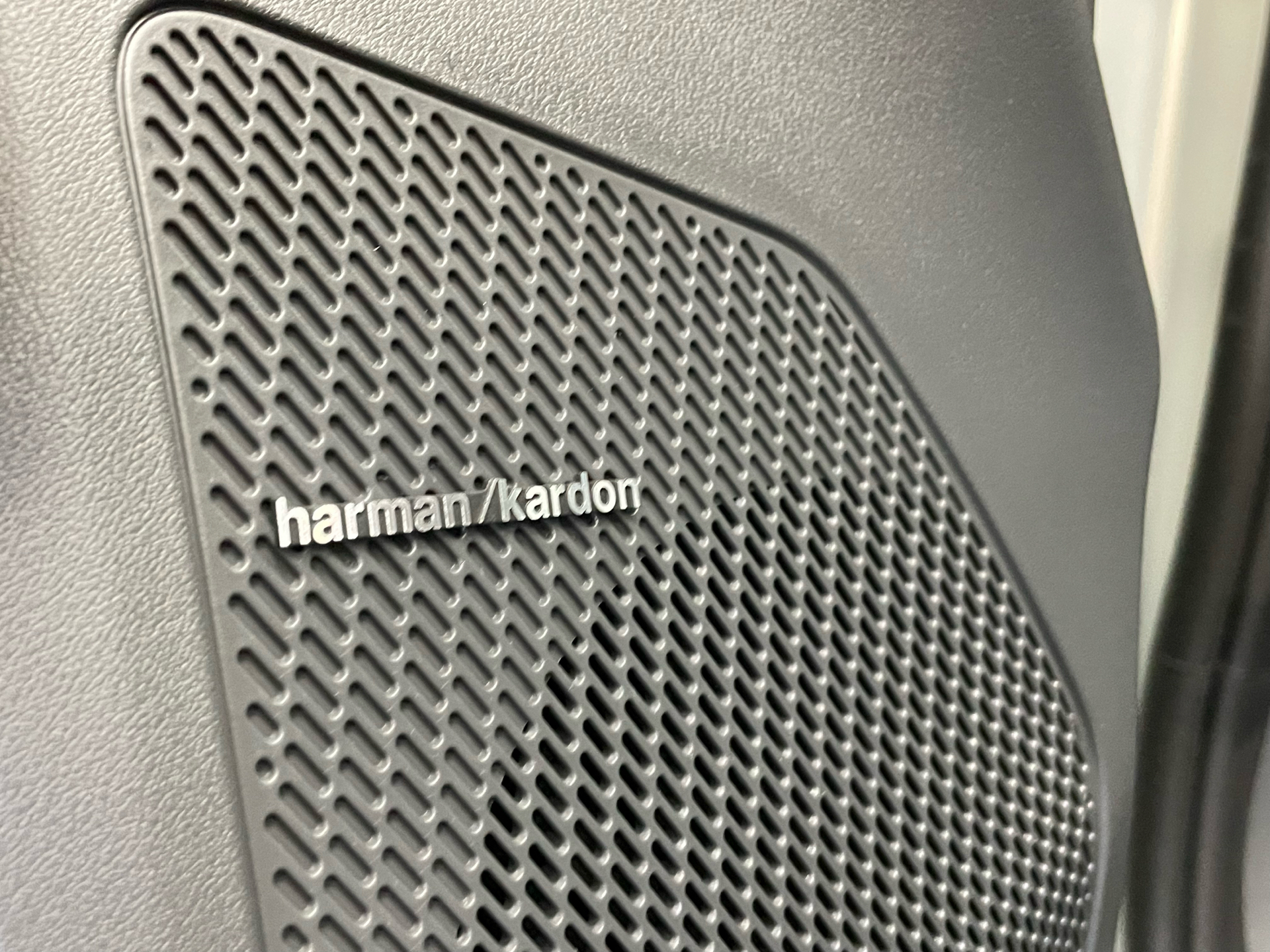 Grå Kia EV3 fra 2025