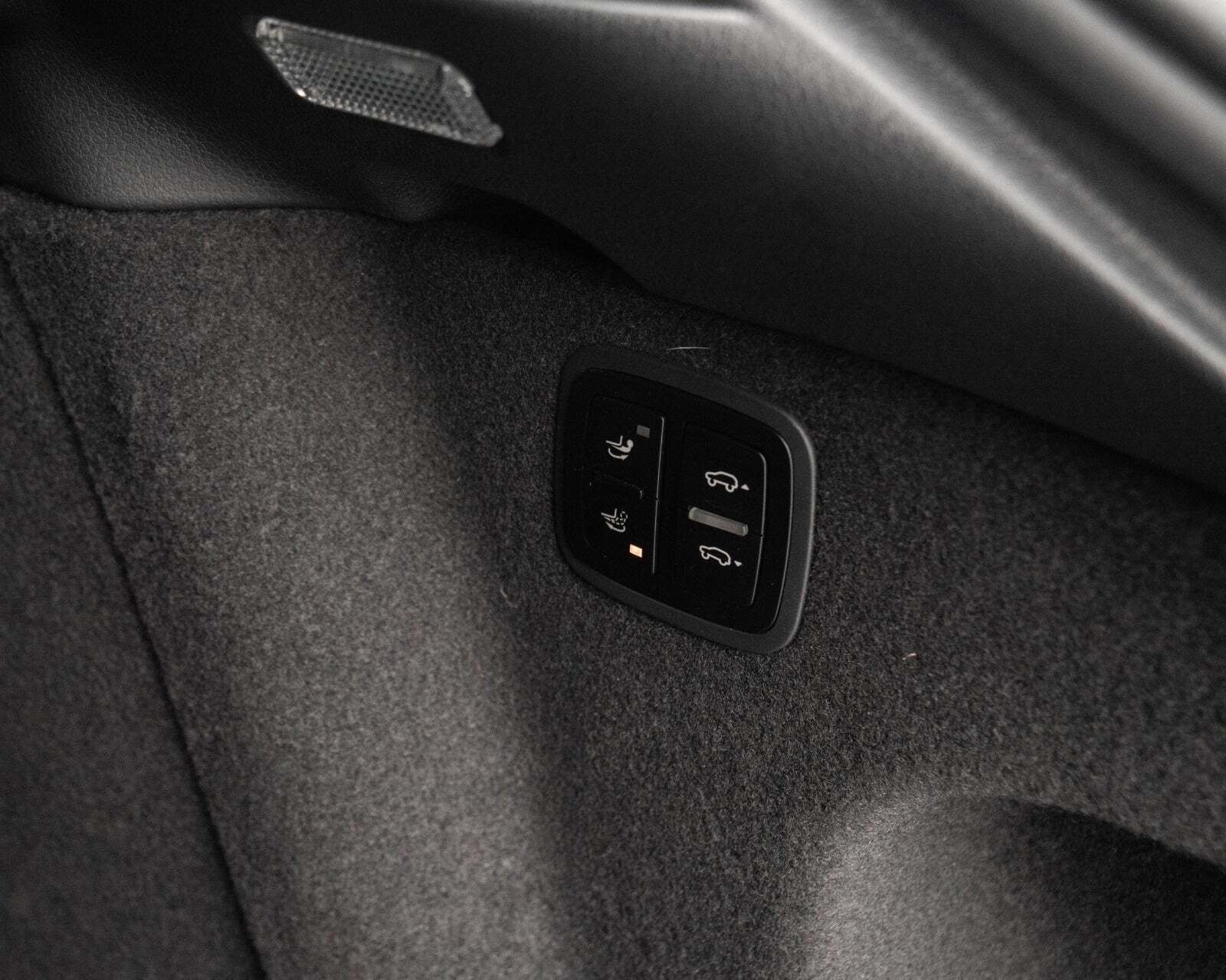 Grå Porsche Macan Turbo fra 2020