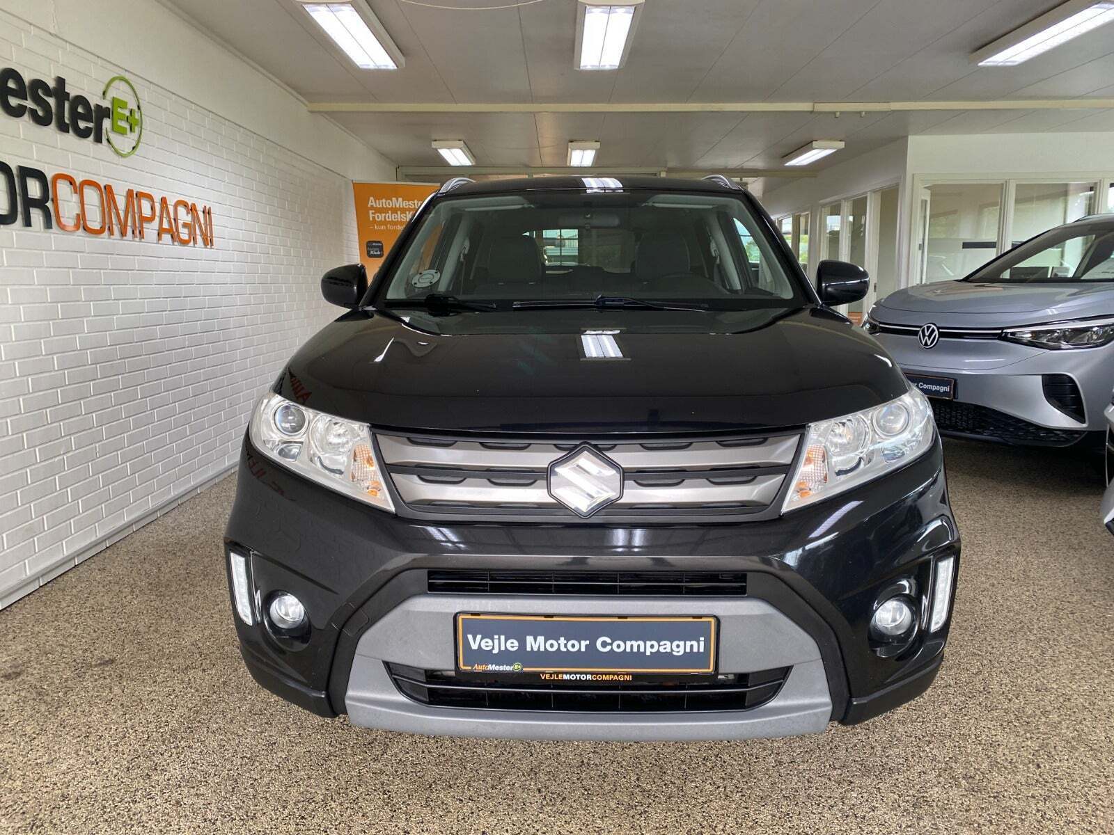 Sort Suzuki Vitara fra 2015