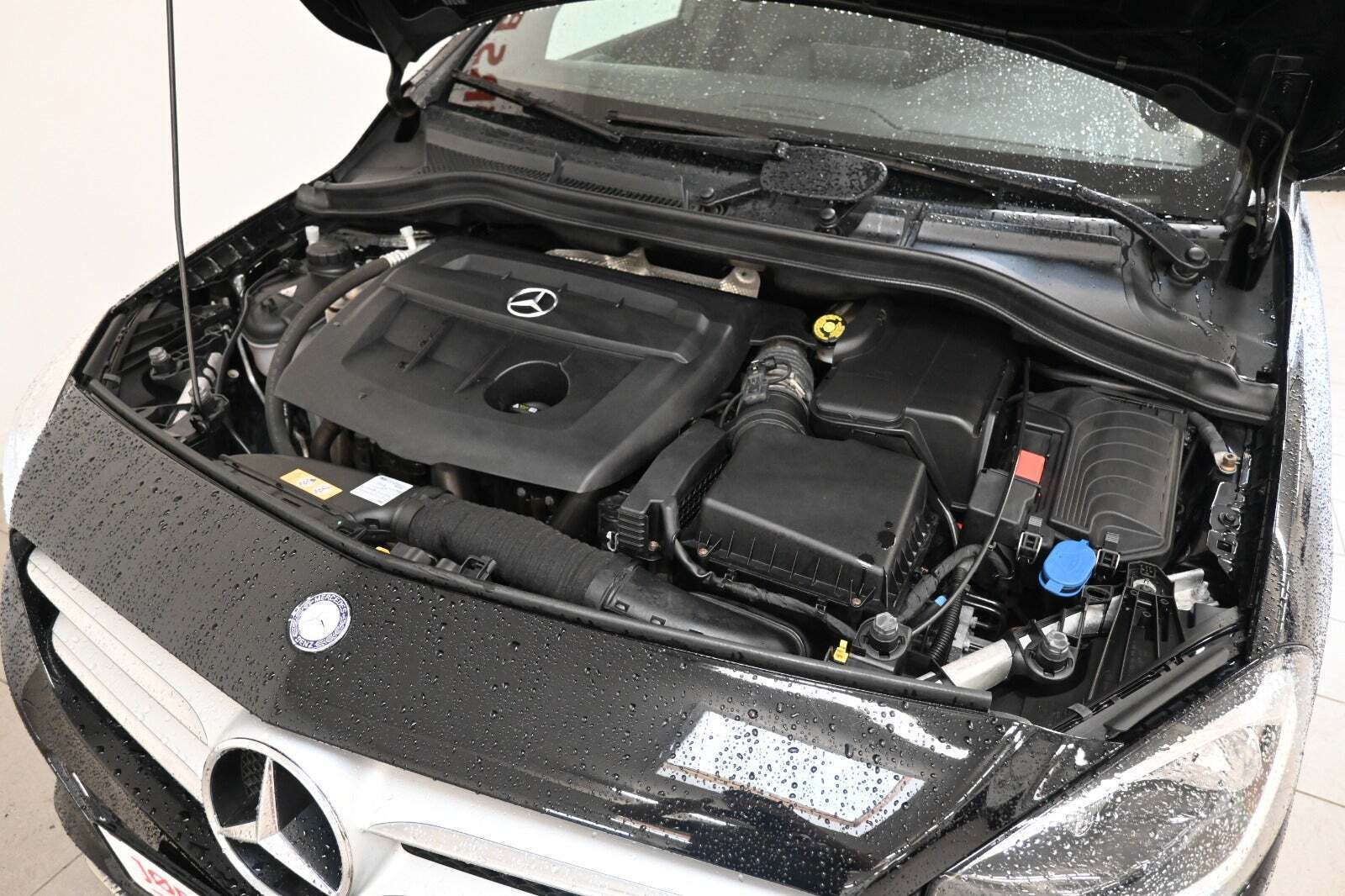 Sort Mercedes B180 d fra 2017