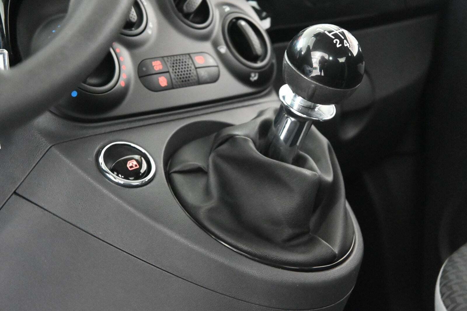 Sort Fiat 500 fra 2016