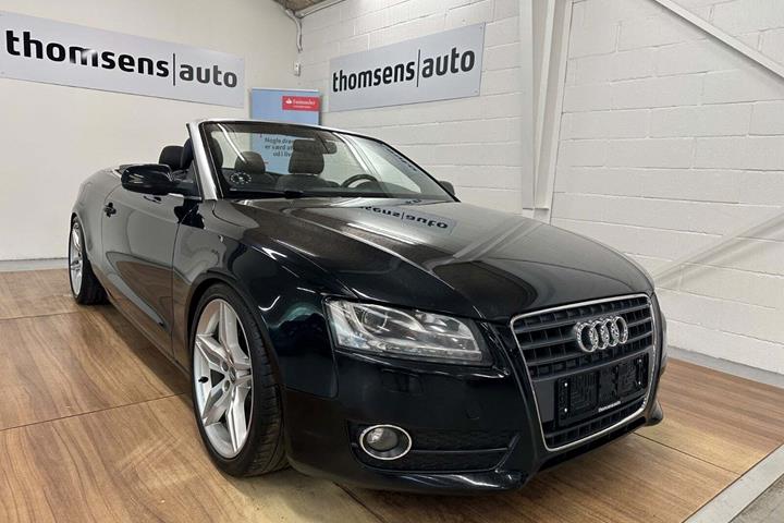 Sort Audi A5 fra 2011 set udefra