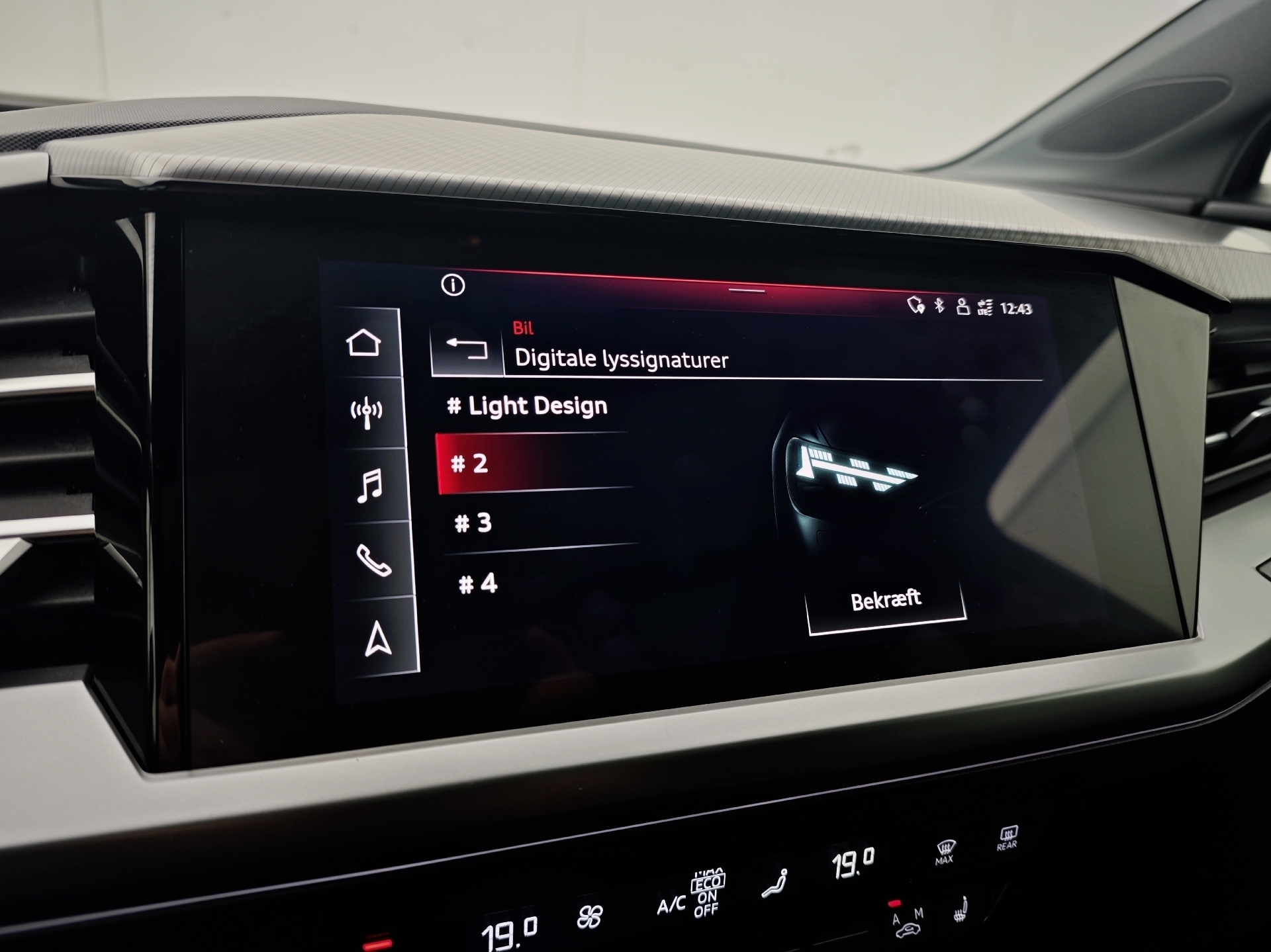 Grå Audi Q4 fra 2021