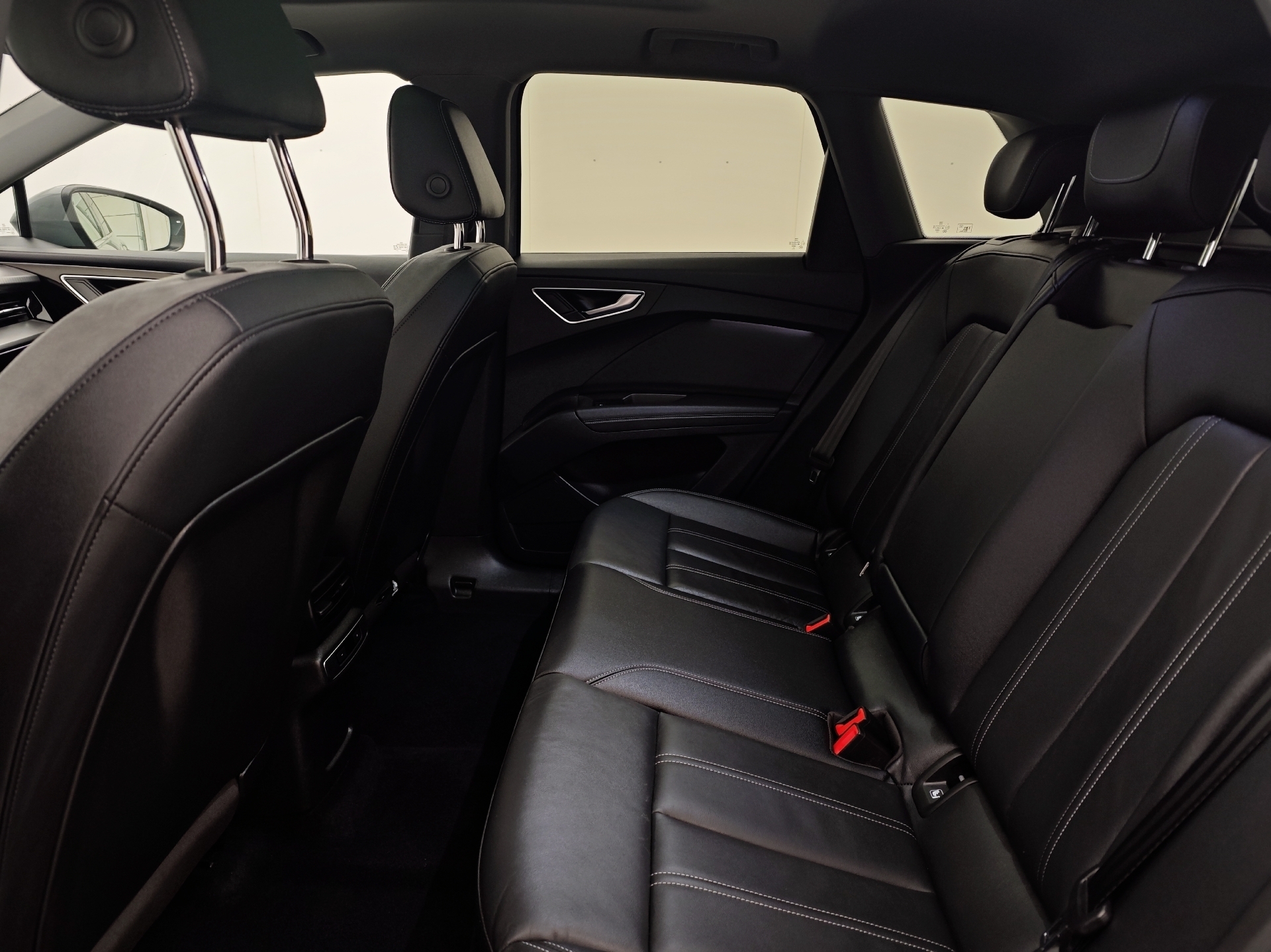 Grå Audi Q4 fra 2021