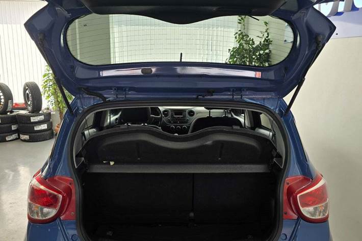 Blå Hyundai i10 fra 2016