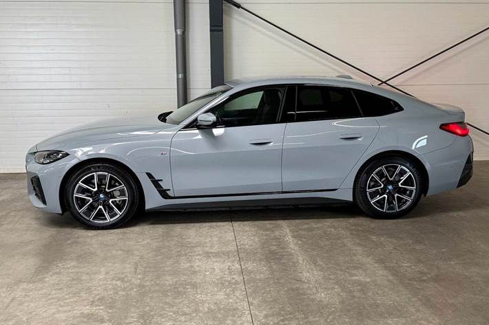 Grå BMW i4 fra 2022