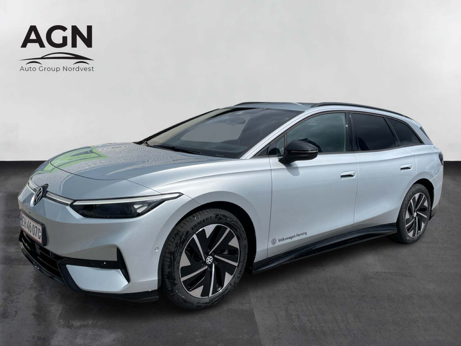 Sølv VW ID.7 fra 2025 set udefra