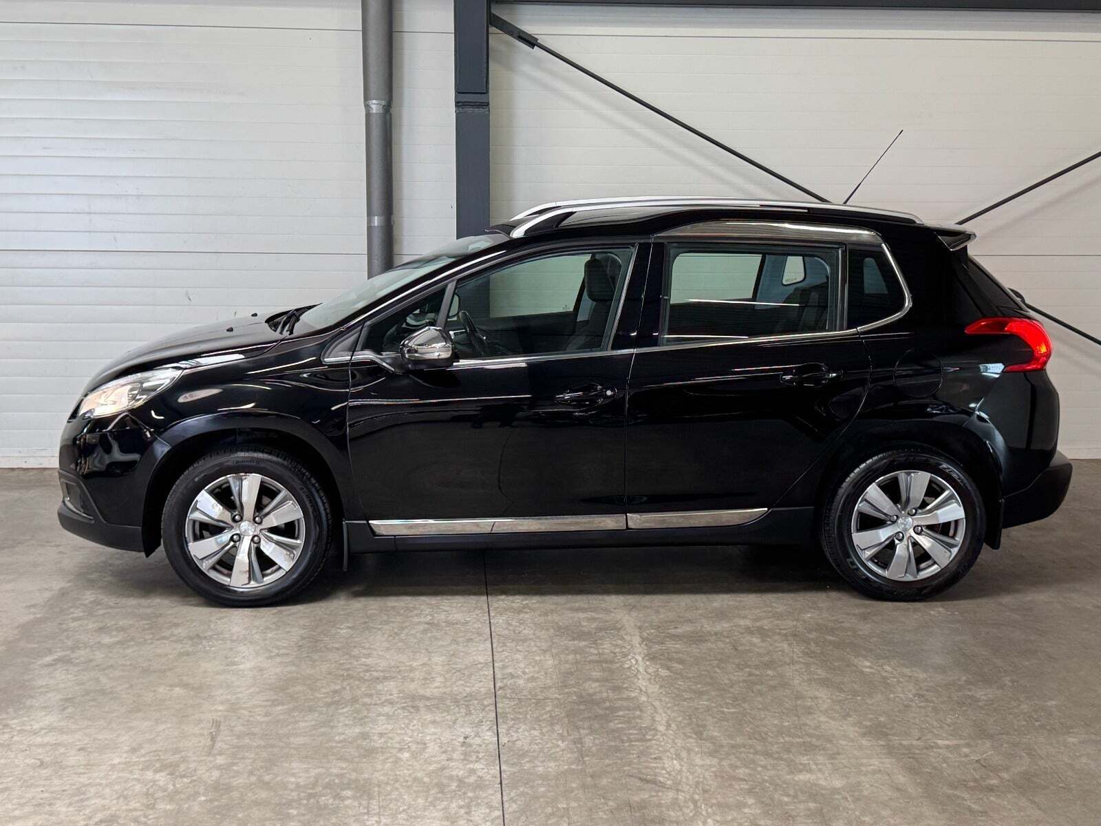 Sort Peugeot 2008 fra 2014