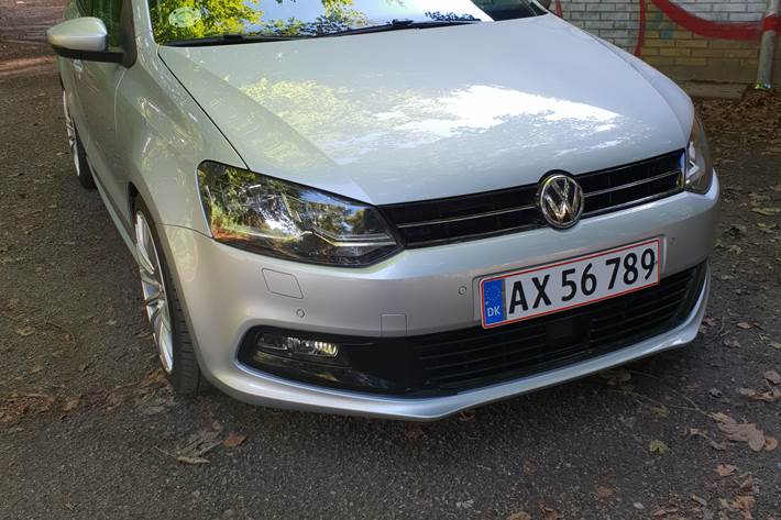 Grå VW Polo fra 2016