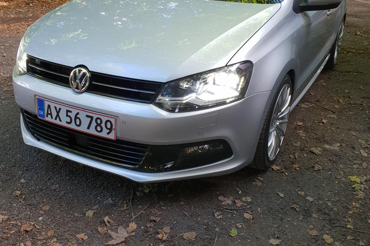 Grå VW Polo fra 2016