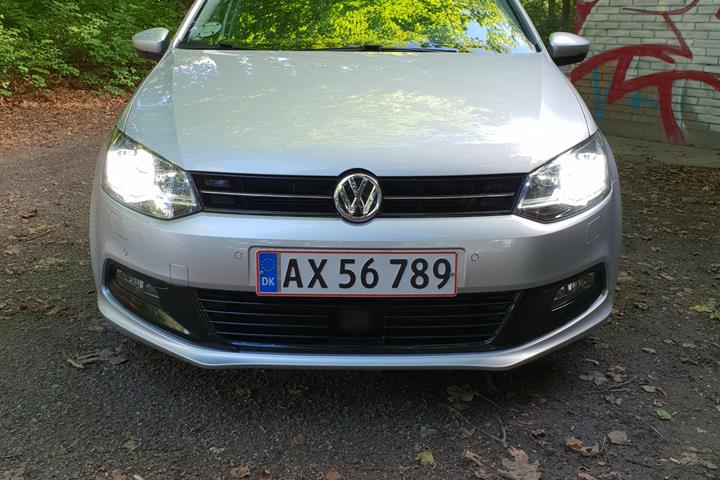 Grå VW Polo fra 2016