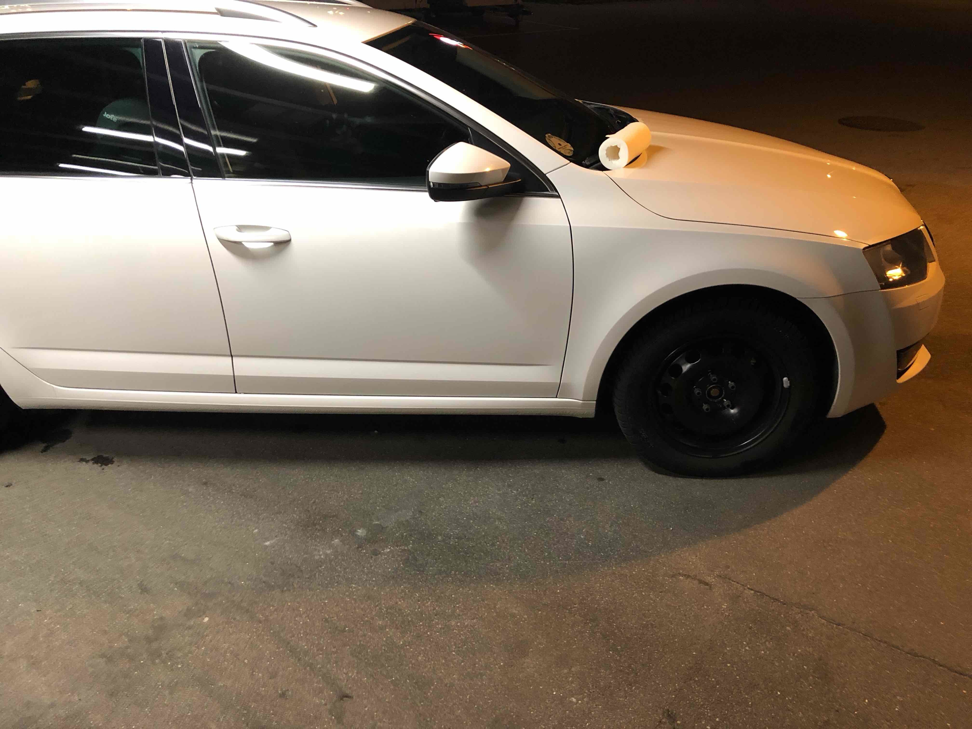 Hvid Skoda Octavia fra 2015