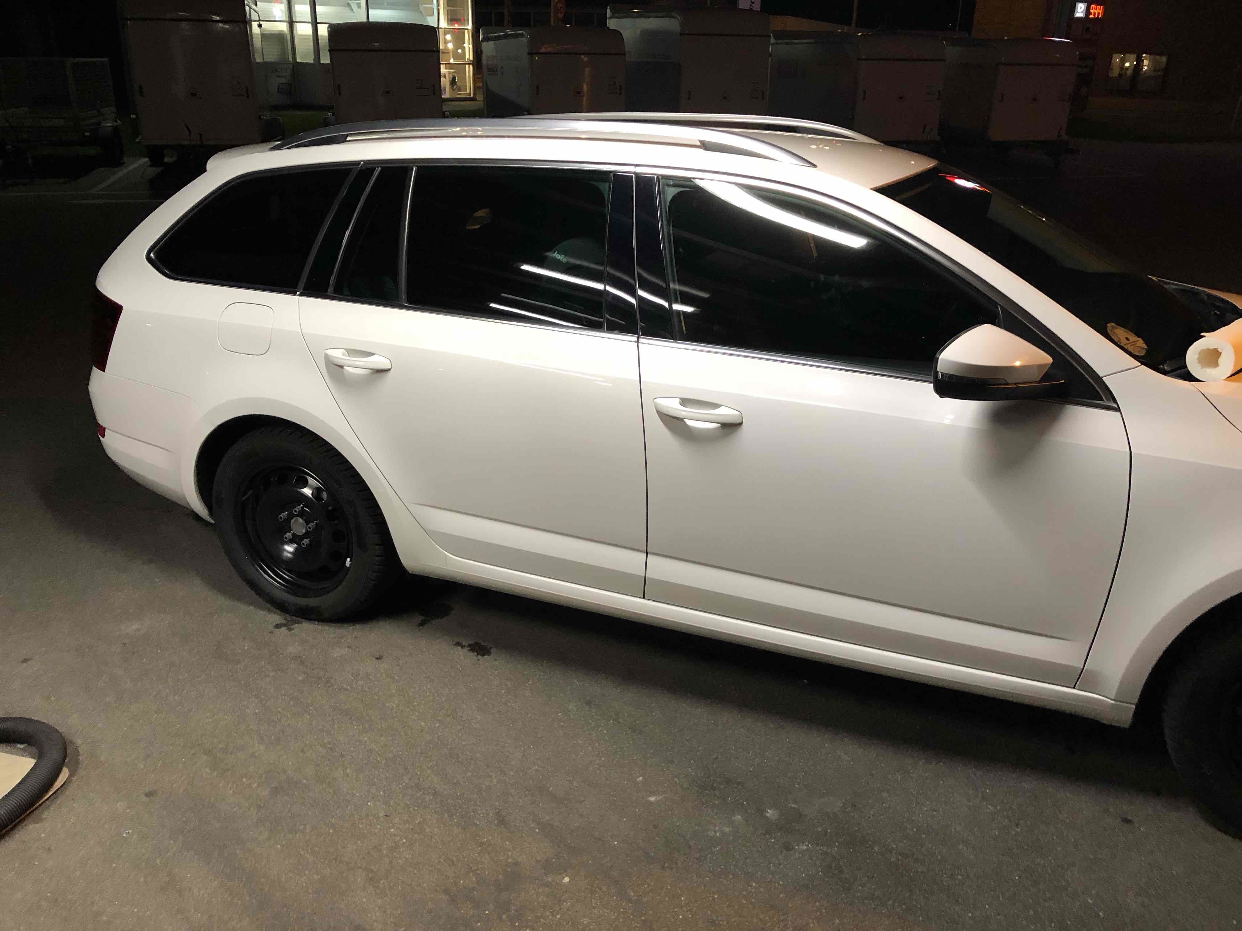 Hvid Skoda Octavia fra 2015