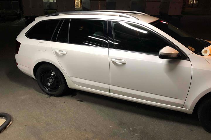 Hvid Skoda Octavia fra 2015