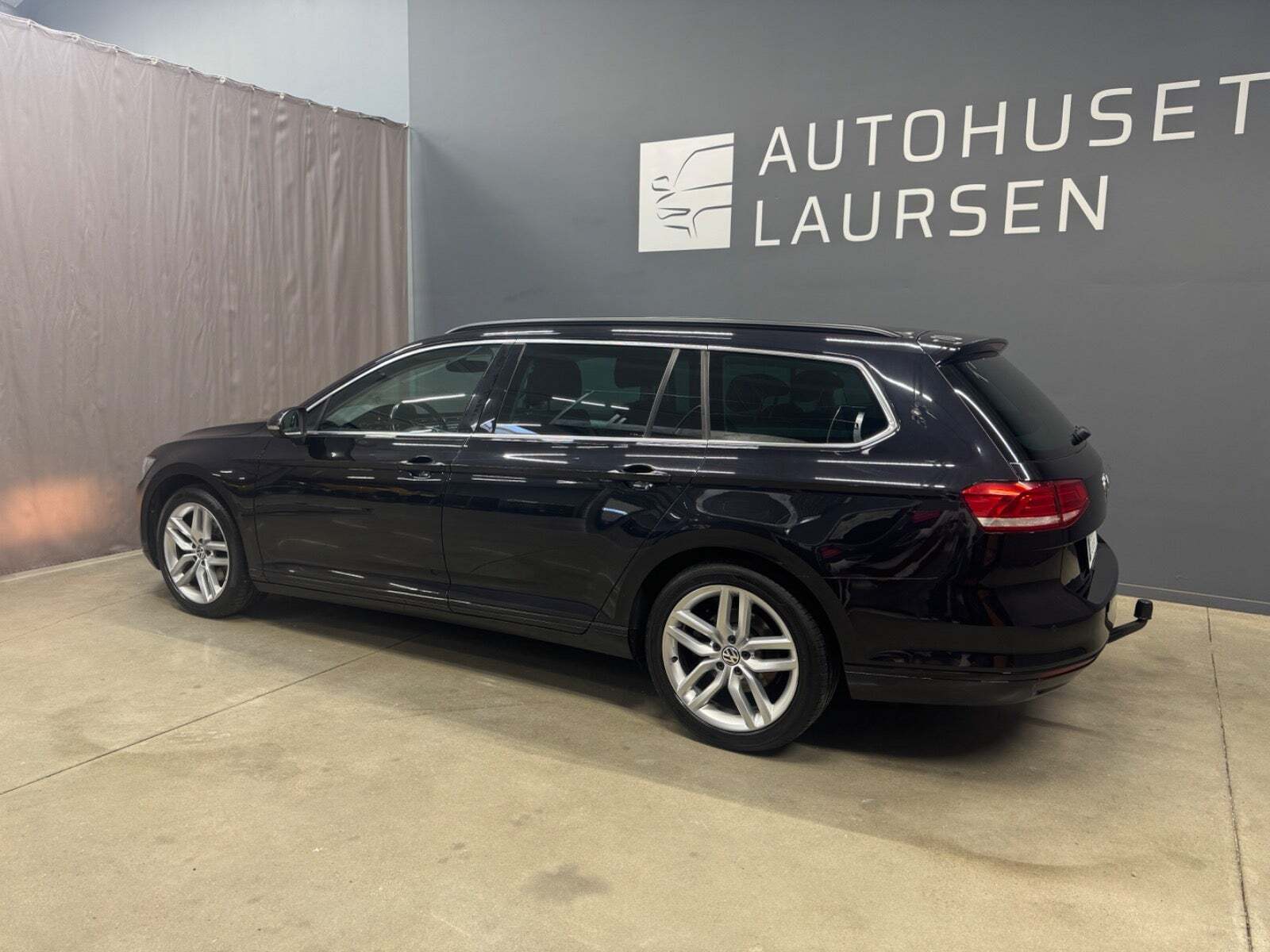 Sort VW Passat fra 2018