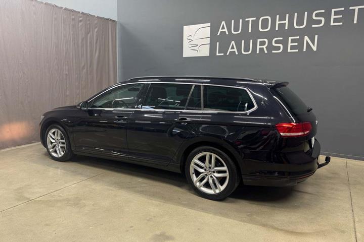 Sort VW Passat fra 2018
