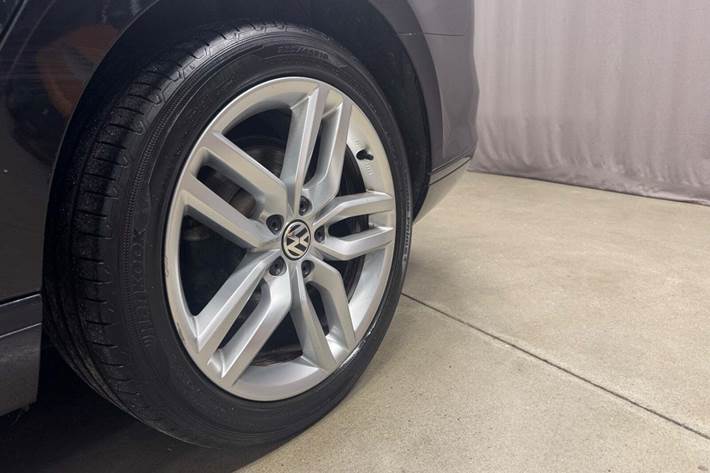Sort VW Passat fra 2018