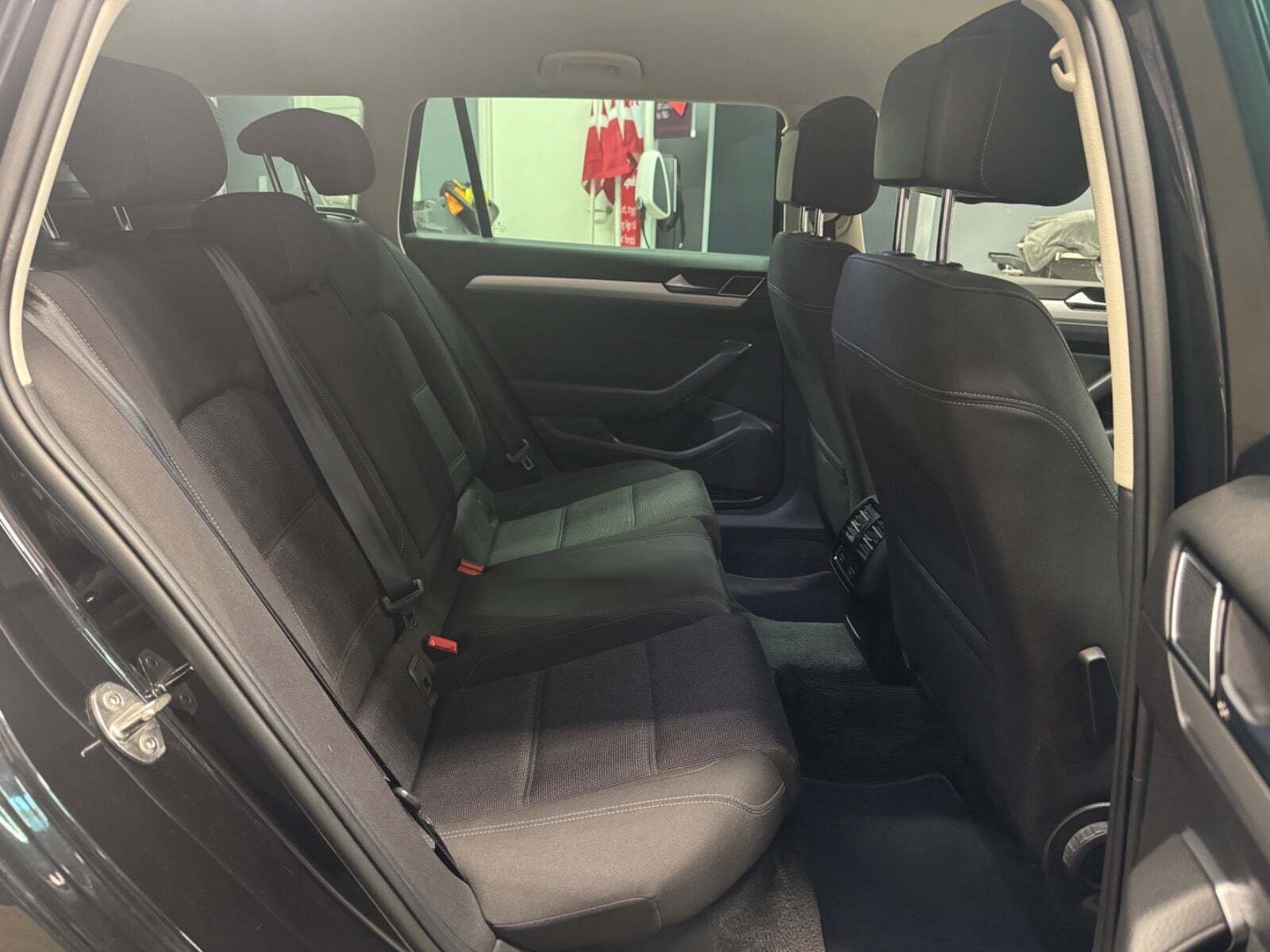 Sort VW Passat fra 2018
