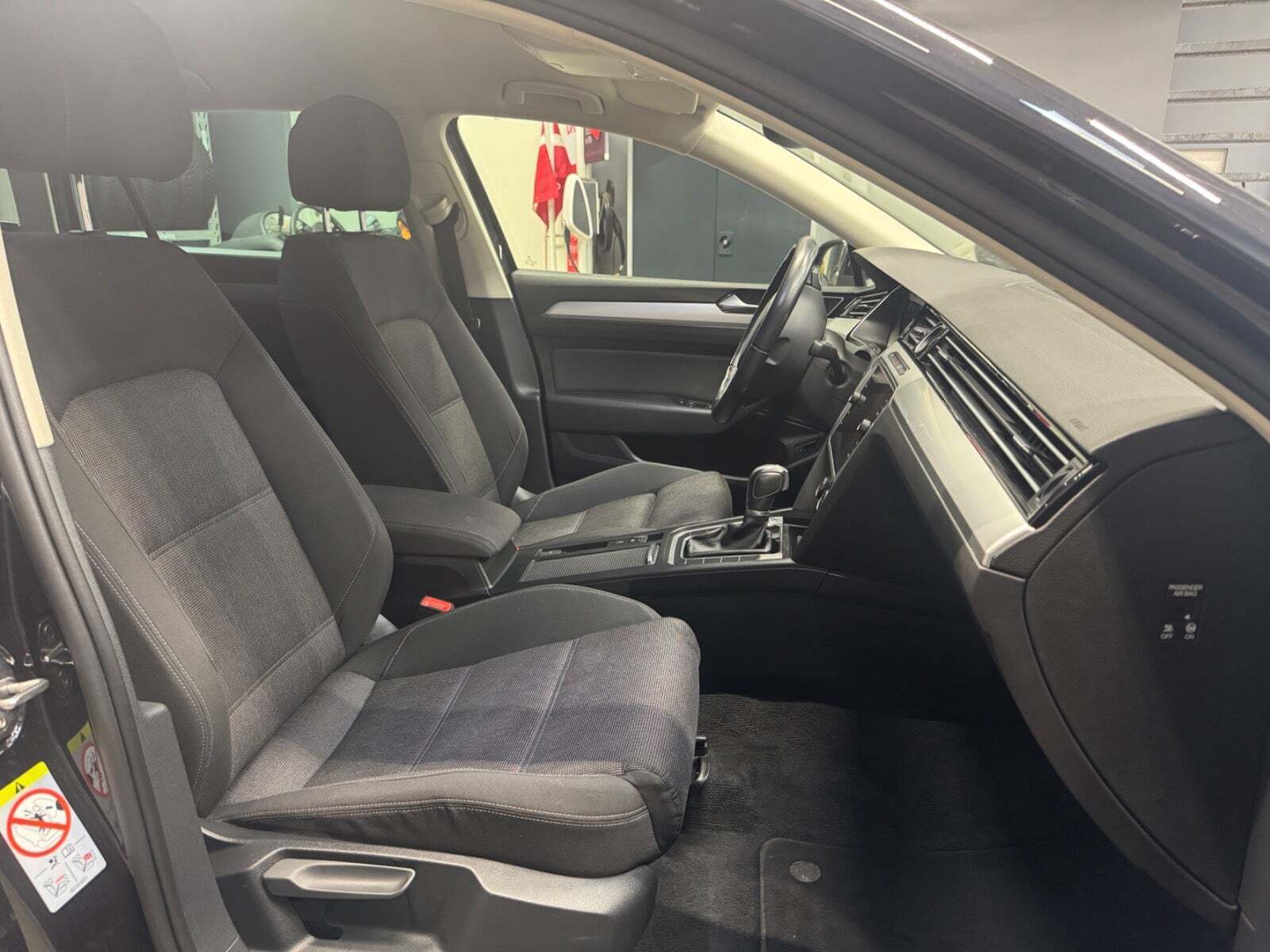 Sort VW Passat fra 2018