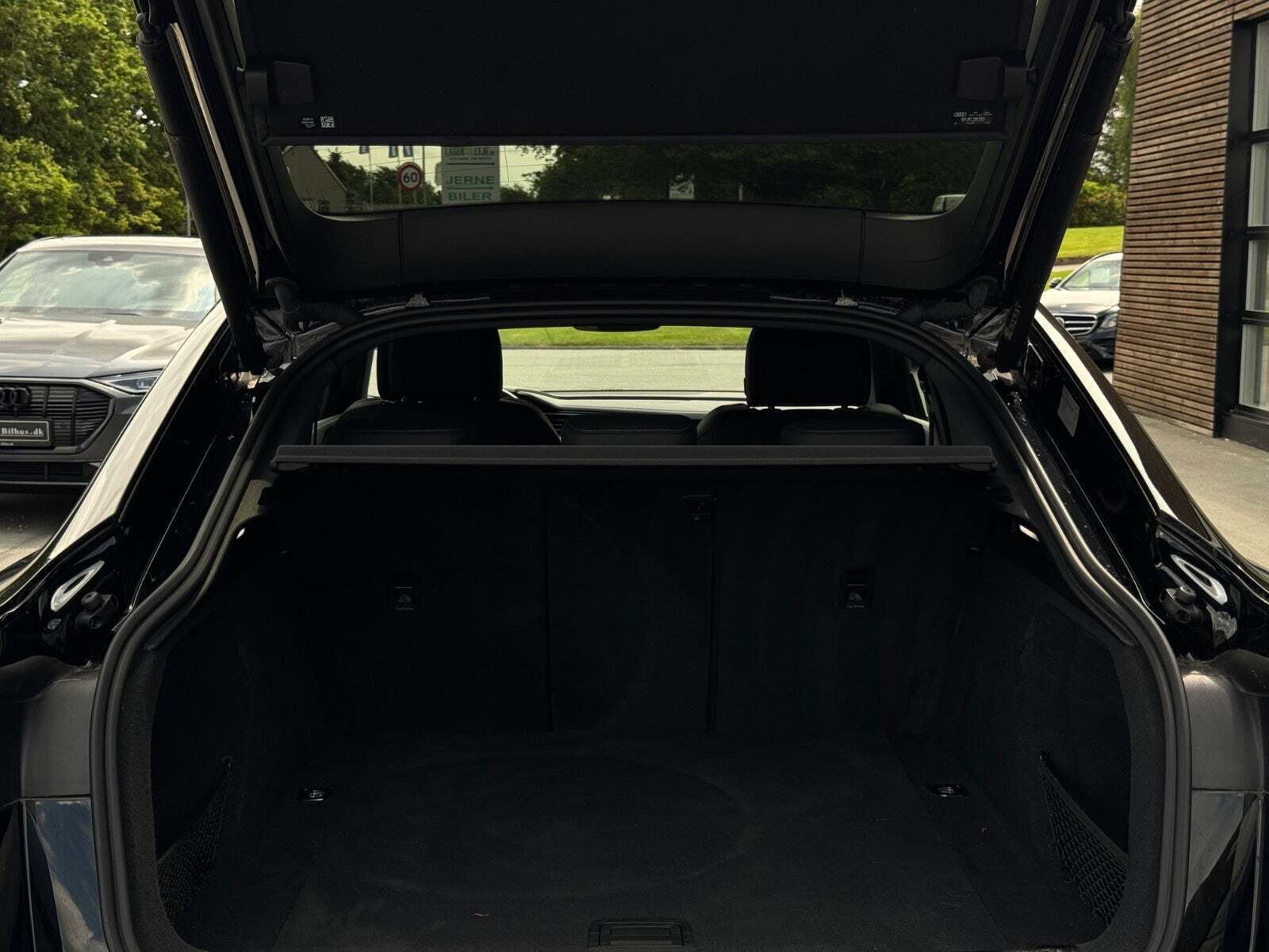 Sort Audi e-tron fra 2022