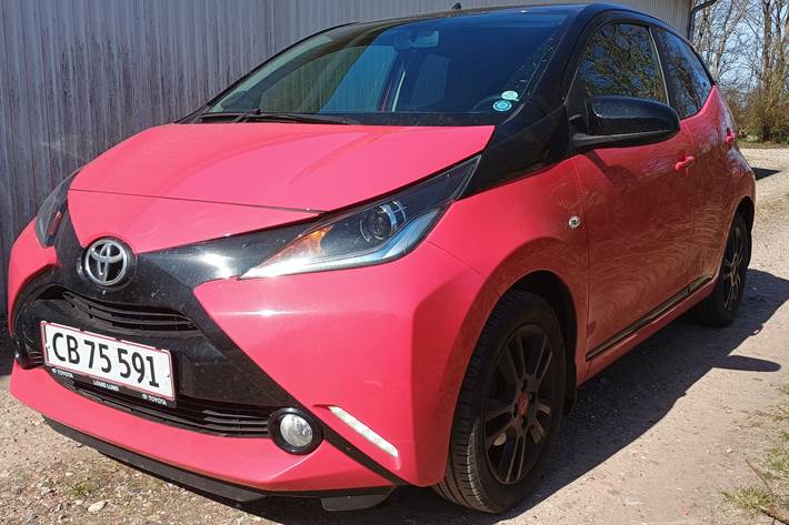 Rød Toyota Aygo fra 2018