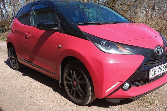 Rød Toyota Aygo fra 2018