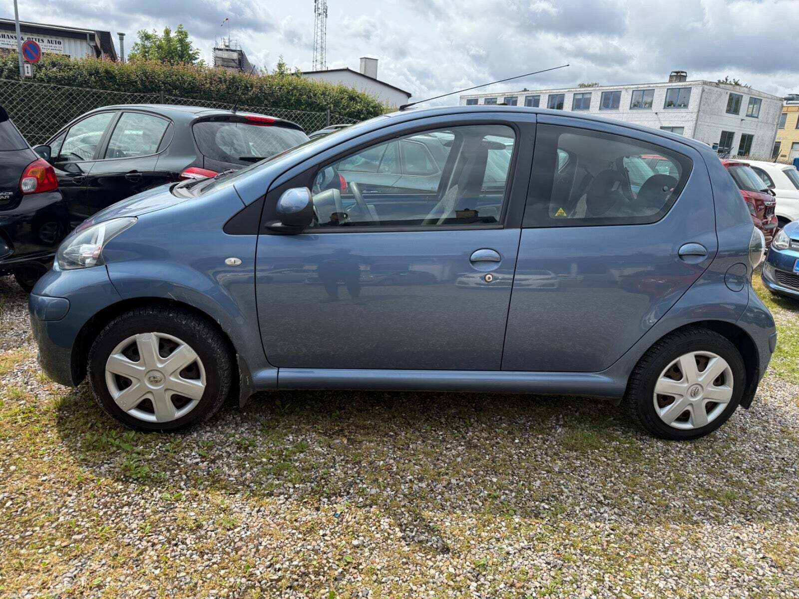 Blå Toyota Aygo fra 2010