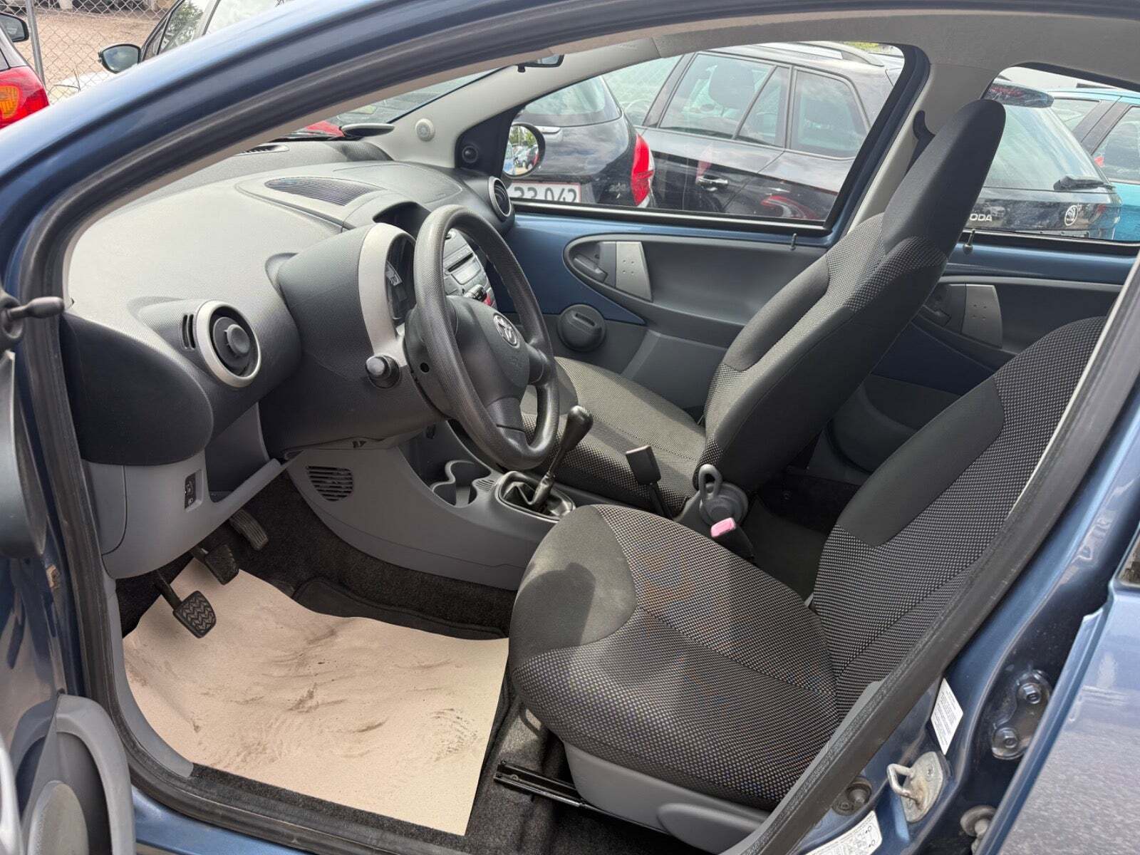 Blå Toyota Aygo fra 2010