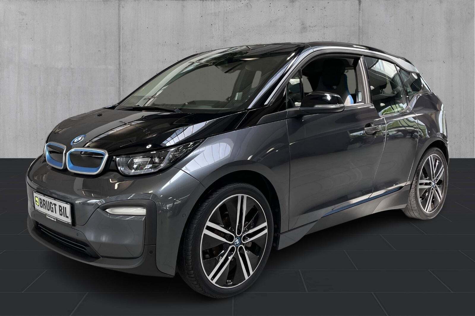 Grå BMW i3 fra 2020 set udefra